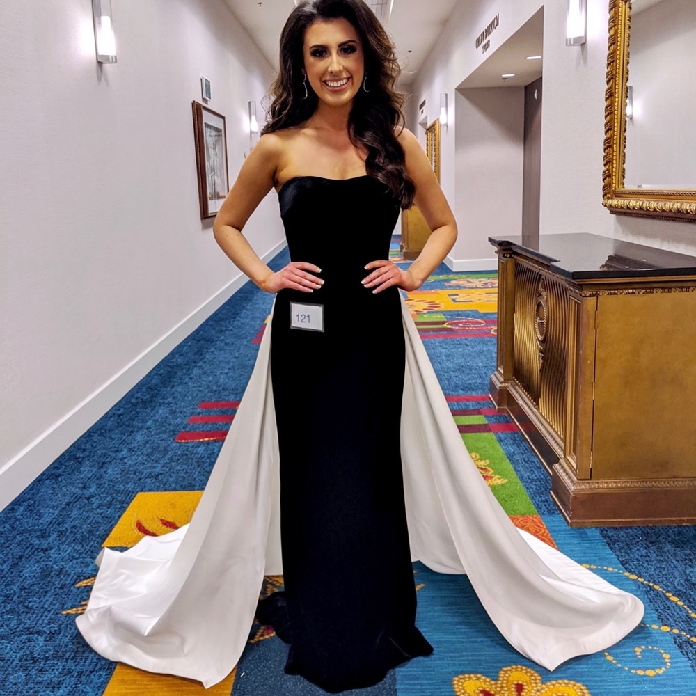 Black and White Jovani